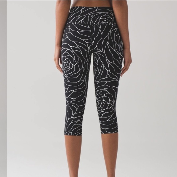 Lululemon Wunder Under Hi-Rise 1/2 Tight Full-On Luxtreme Radiate Rose Alpine - Picture 2 of 13